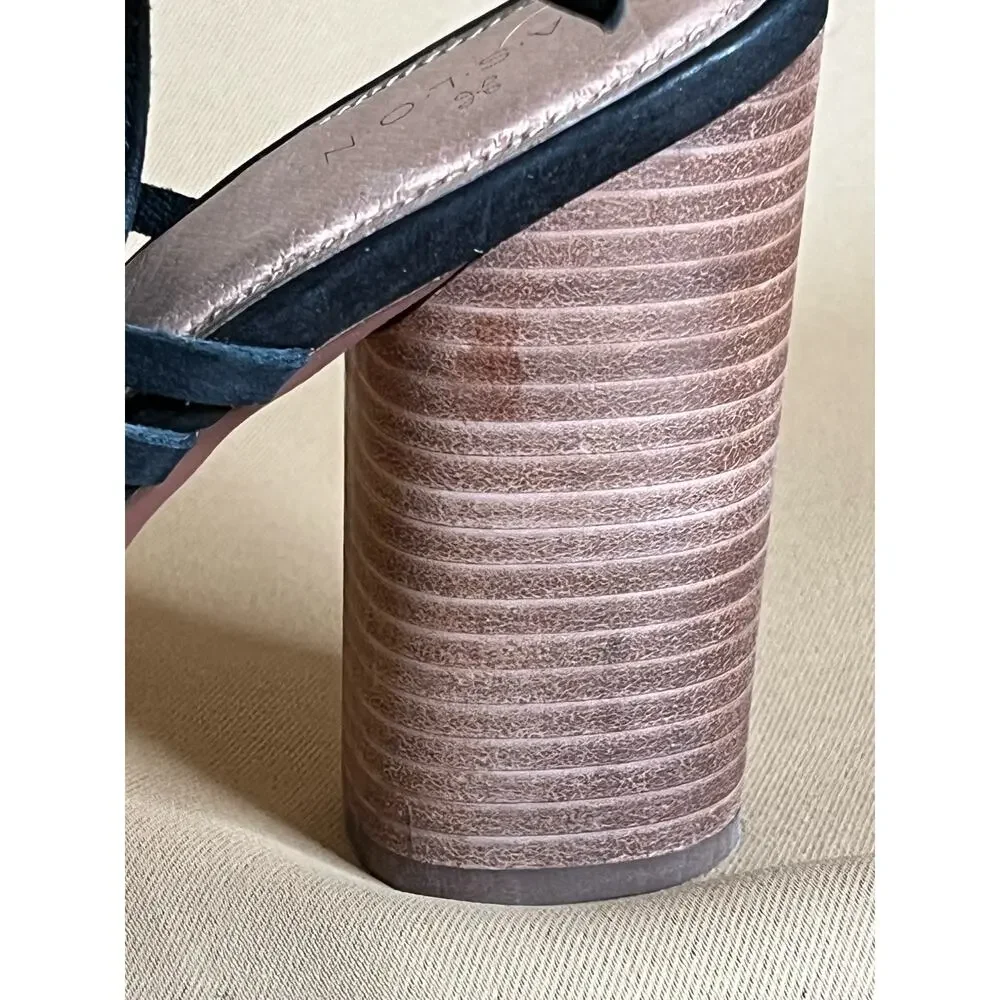 Caslon Martin Black Leather Block Heel Sandal 9.5 NWOT